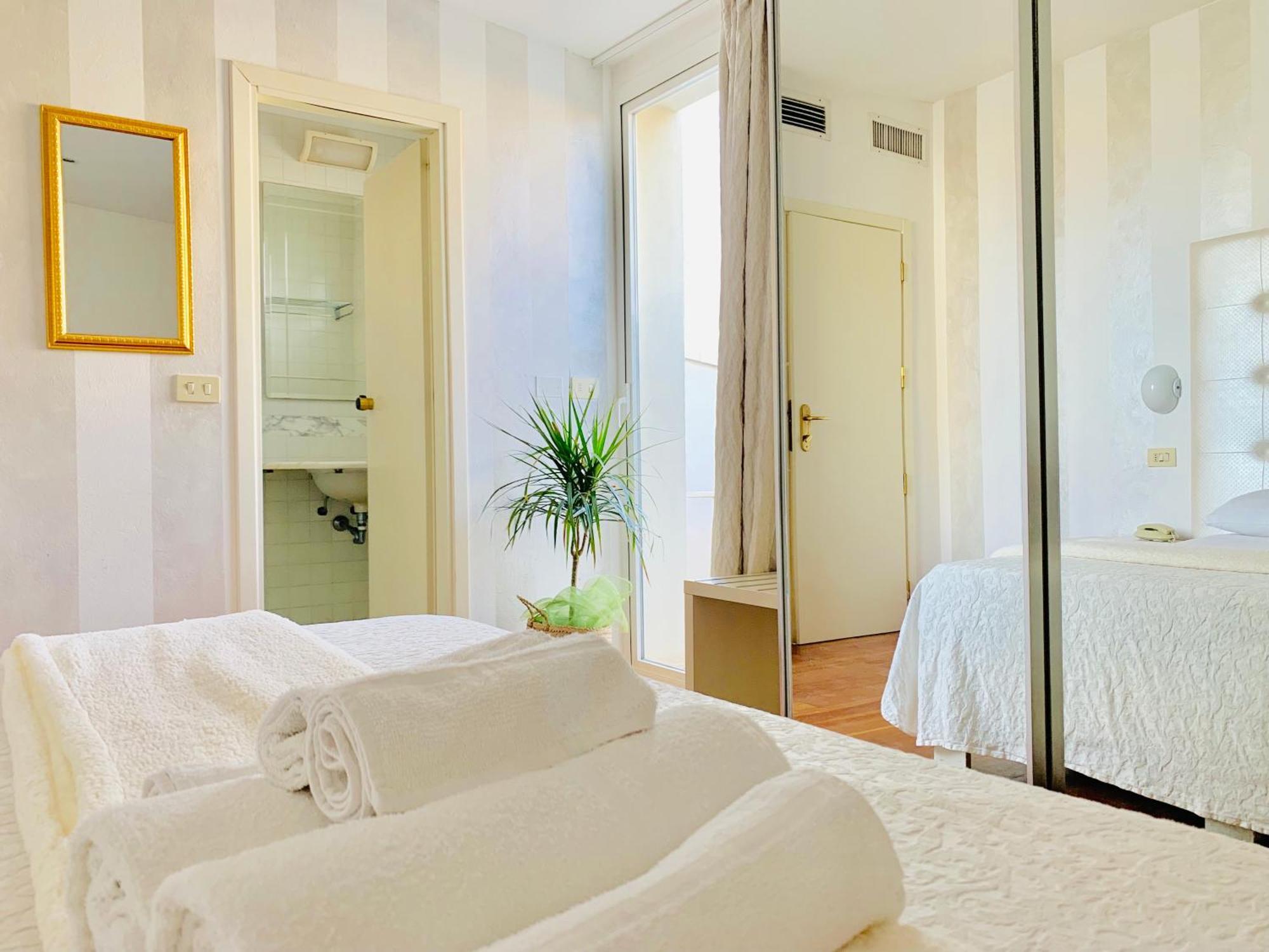 Hotel Baby B&B Milano Marittima Exterior photo